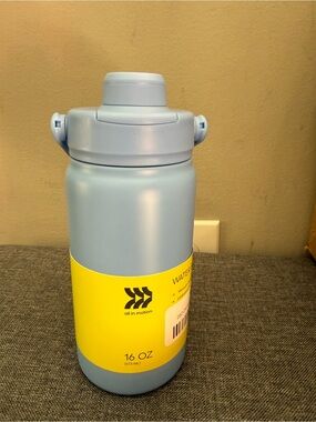 All in Motion insulated 16oz water bottle with twist cap. NWT.